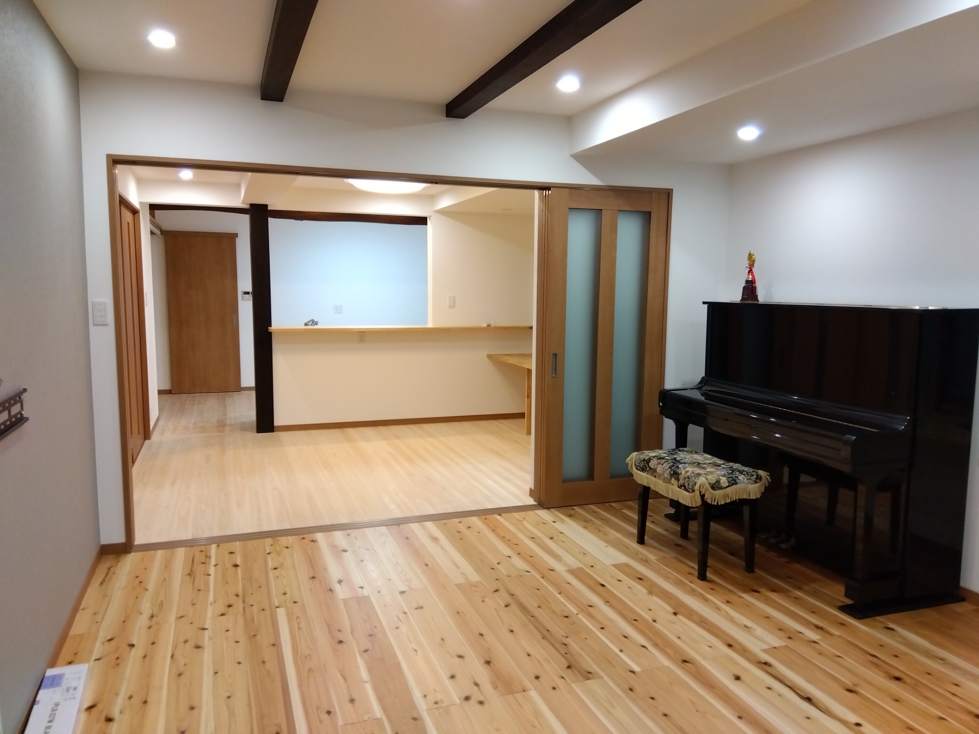 リビング・桧フローリング施工